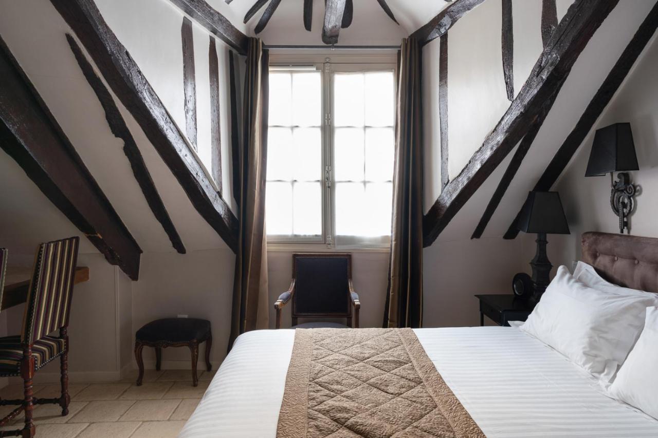Hotel Saint-Louis Marais Paris Exterior photo