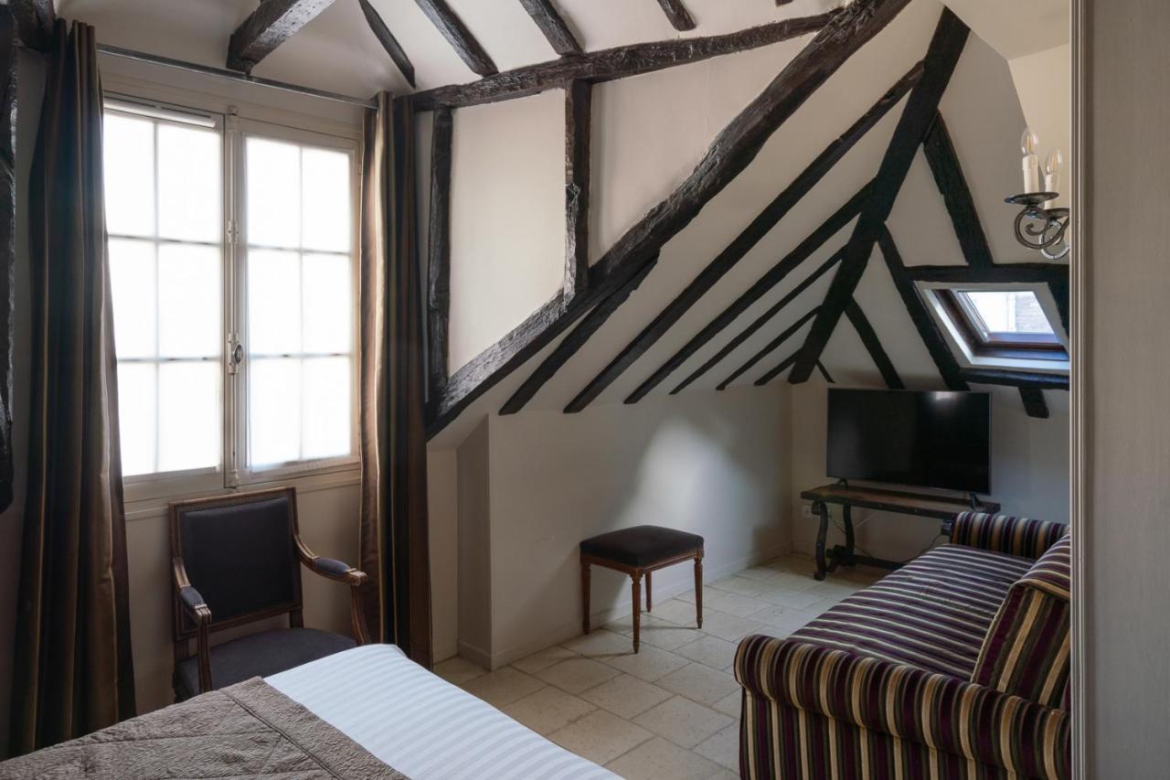 Hotel Saint-Louis Marais Paris Exterior photo