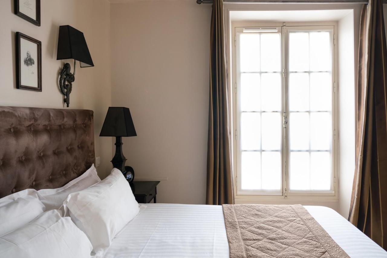 Hotel Saint-Louis Marais Paris Exterior photo