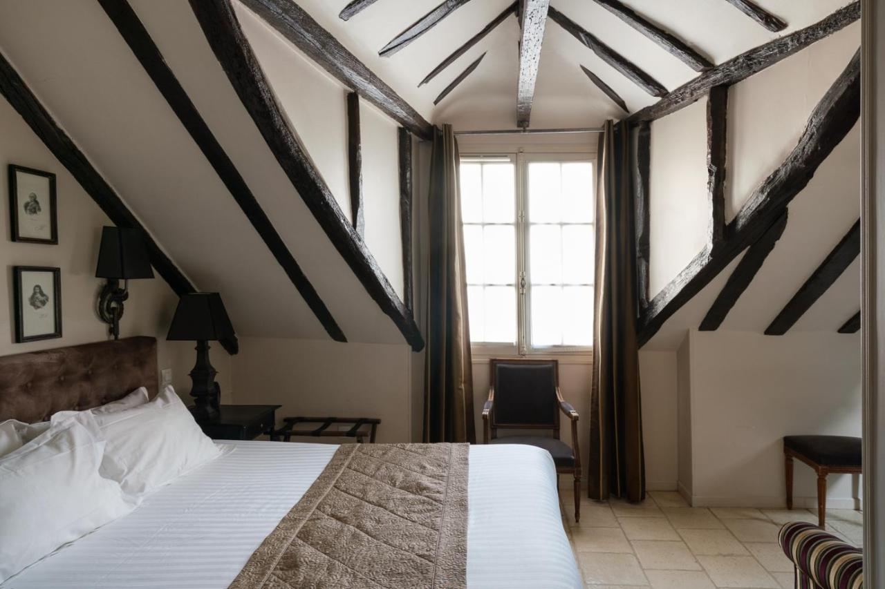 Hotel Saint-Louis Marais Paris Exterior photo