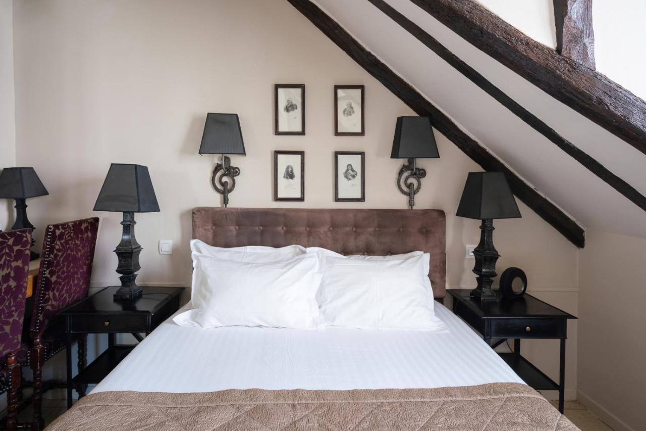 Hotel Saint-Louis Marais Paris Exterior photo